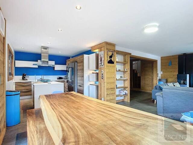 Sale Apartment 8 rooms 145.79 m² Notre-Dame-de-Bellecombe 73590