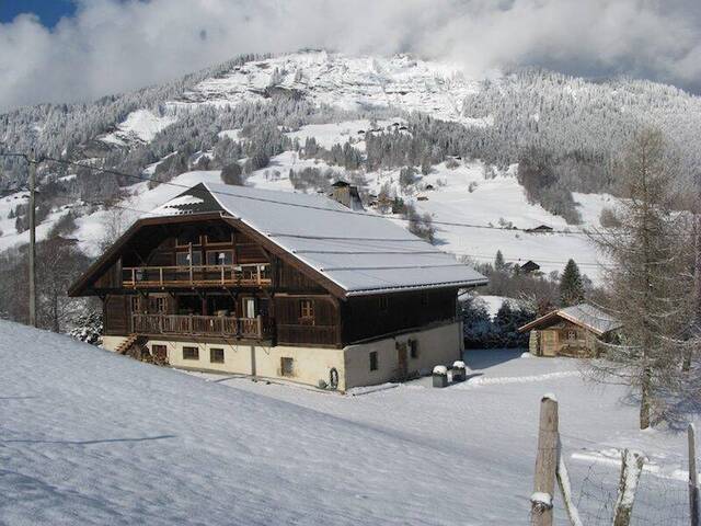 Location vacances Chalet ferme 600 m² Praz-sur-Arly 74120