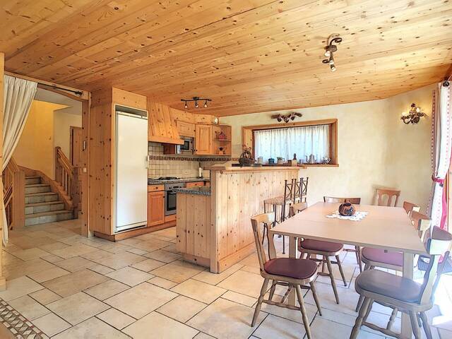 Location vacances Chalet 250 m² Demi-Quartier 74120