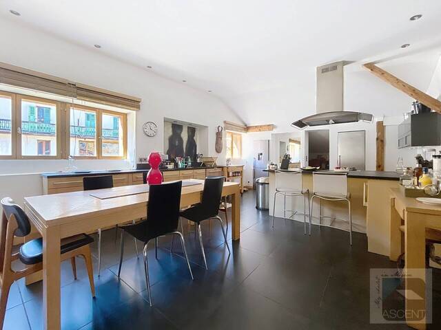 Sale Chalet farm 6 rooms 245.78 m² Saint-Gervais-les-Bains 74170