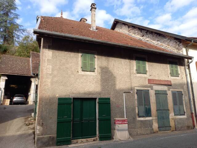 Buy House maison de village 6 rooms Cressin-Rochefort 01350