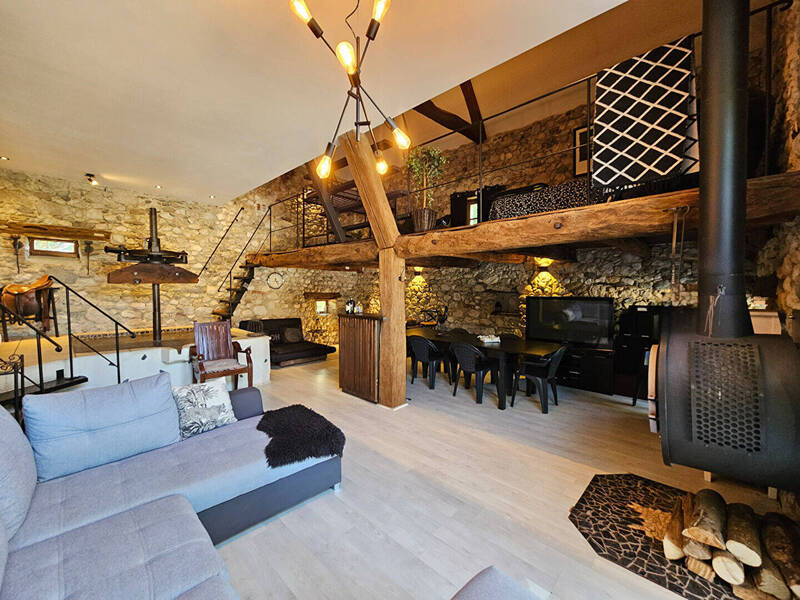Vente Maison 10 pièces Saint-Genix-sur-Guiers 73240