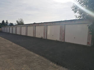 Louer Parking / box Le Pont-de-Beauvoisin 38480