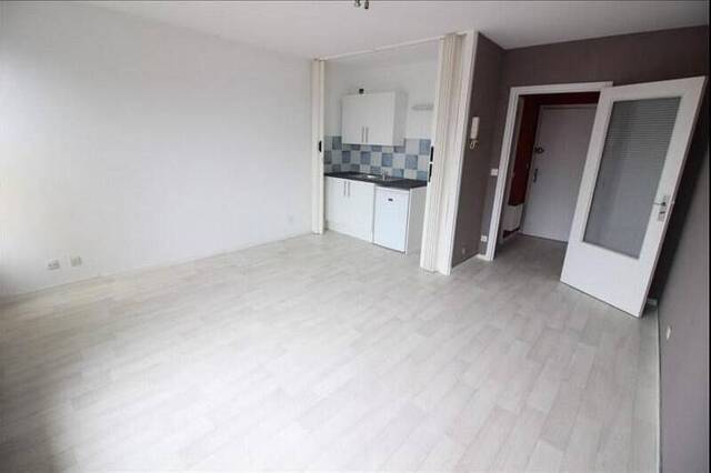 Location Appartement 1 pièce 25.23 m² Loos (59120) BUS A PIED