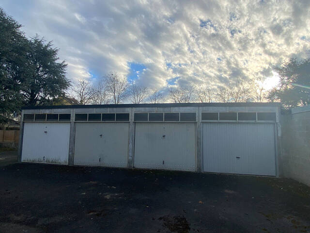 Rent Parking / box Châteauroux 36000