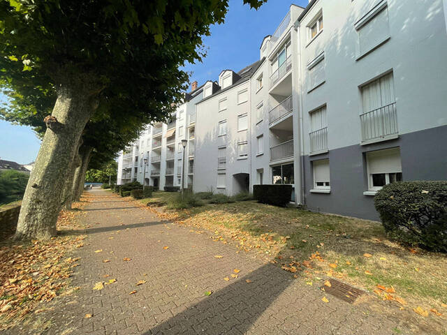 Buy Apartment appartement 5 rooms Châteauroux 36000