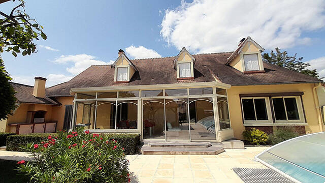 Buy House maison 10 rooms Saint-Doulchard 18230