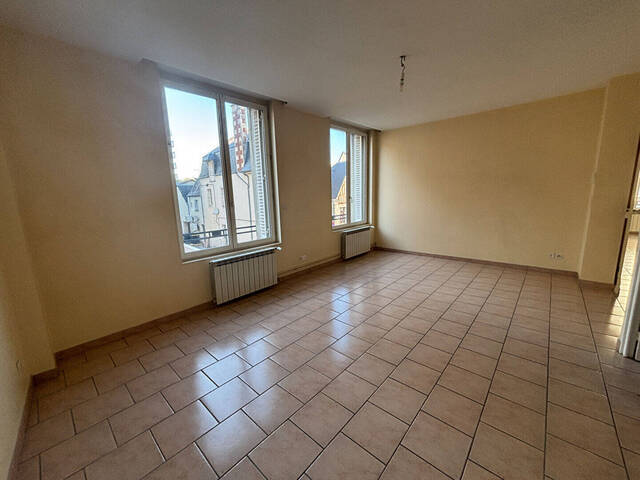 Buy Apartment appartement 4 rooms Bourges 18000