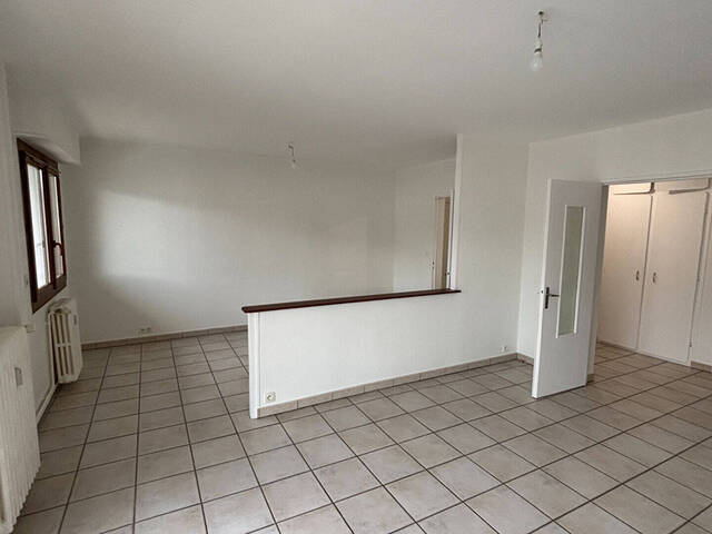 Buy Apartment appartement 5 rooms Châteauroux 36000