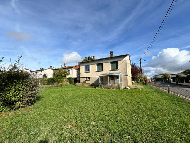 Buy House maison 4 rooms Saint-Germain-du-Puy 18390