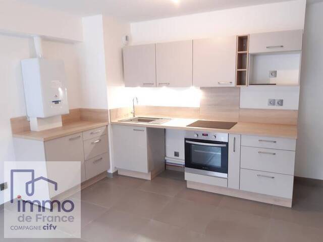 Location Appartement 3 pièces 63 m² Bron 69500 Place de l'Eglise