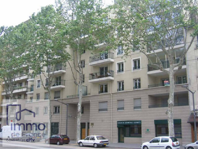 Rent Apartment 2 rooms 52 m² Lyon 2e Arrondissement 69002 Perrache