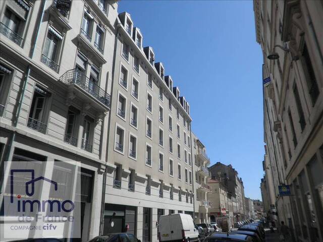 Location dans résidence étudiante appartement 1 pièce 18.5 m² à Lyon 7e Arrondissement (69007) Quai du Rhône