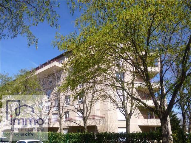 Rent Apartment 1 room 17.25 m² Lyon 8e Arrondissement 69008 Grange blanche