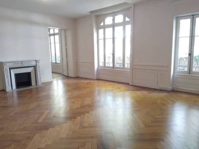 Rent Apartment 6 rooms 236 m² Lyon 6e Arrondissement 69006 Tete d'or