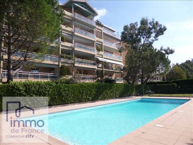Location Appartement 2 pièces 40 m² Bron 69500