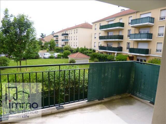 Location Appartement 1 pièce 25.27 m² Vaulx-en-Velin 69120 Vaulx Village