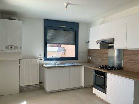 Rent Apartment 5 rooms 120 m² Lyon 8e Arrondissement 69008 Laennec