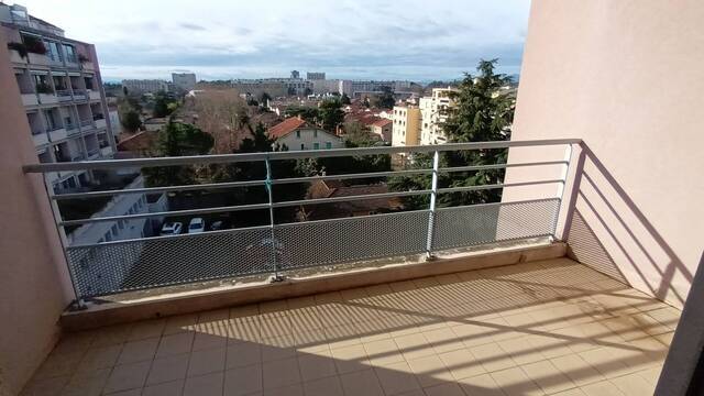 Location Appartement 3 pièces 80.27 m² Bron 69500 Centre ville