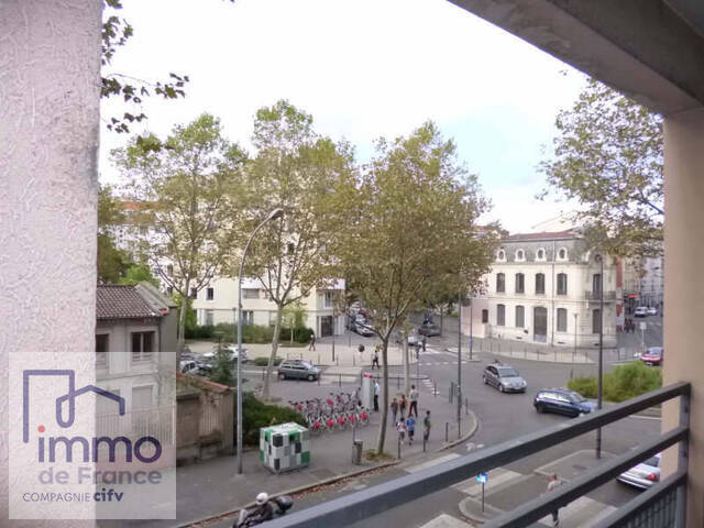 Location Appartement 3 pièces 65.3 m² Villeurbanne 69100 Charpennes