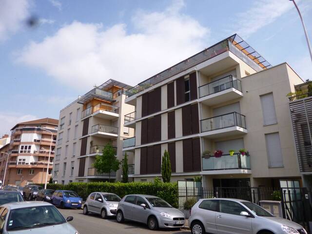 Rent Apartment 3 rooms 62.17 m² Lyon 8e Arrondissement 69008 Maison de la danse bachut