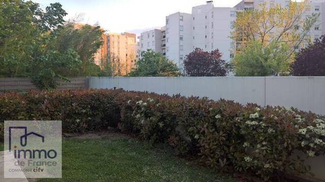 Rent Apartment 4 rooms 83.25 m² Lyon 8e Arrondissement 69008