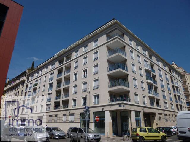 Rent Parking 14 m² Lyon 6e Arrondissement 69006 MASSENA