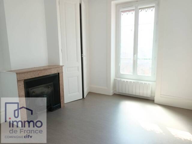 Location Appartement 1 pièce 35 m² Saint-Fons 69190