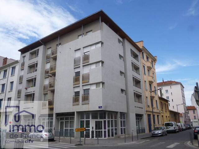 Location dans résidence étudiante stationnement parking intÉrieur 14 m² à Lyon 8e Arrondissement (69008)
