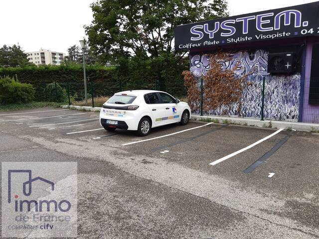 Location stationnement parking extÉrieur 13 m² à Tassin-la-Demi-Lune (69160)