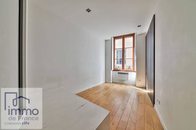 Vendu Appartement ancien renove 3 pièces 63 m² Lyon 1er Arrondissement 69001 Hotel de ville