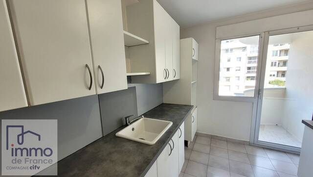 Rent Apartment 3 rooms 69.15 m² Lyon 3e Arrondissement 69003
