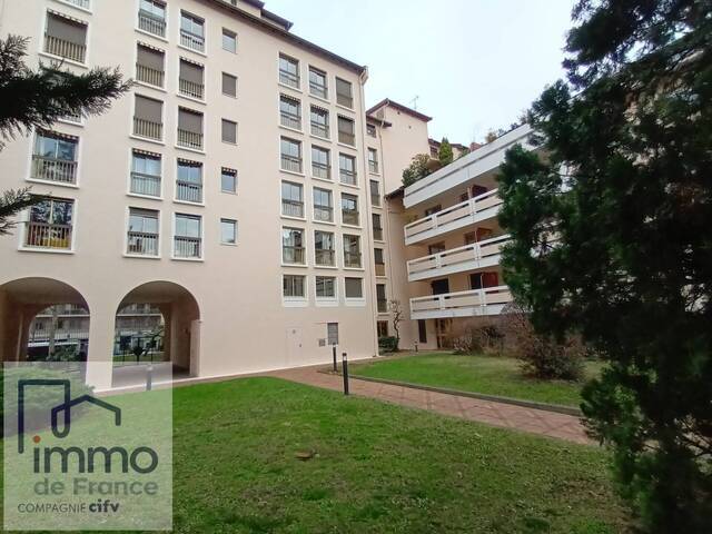 Rent Apartment 3 rooms 73.86 m² Lyon 7e Arrondissement 69007