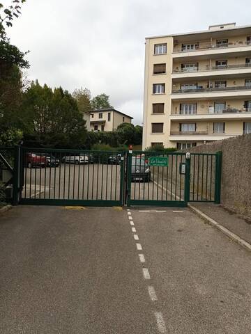 Location Stationnement garage 13 m² Bron 69500