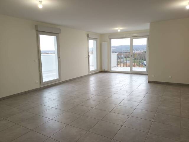 Rent Apartment 4 rooms 88.72 m² L' Isle-d'Abeau 38080