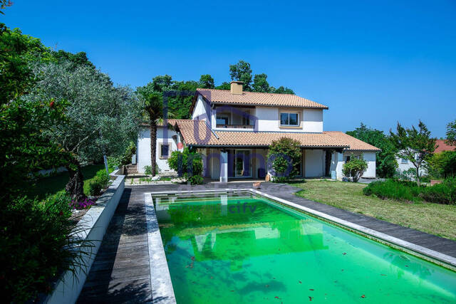 Vente Maison villa 7 pièces 188 m² Collonges-au-Mont-d'Or 69660