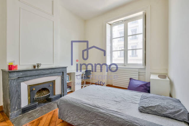 Sale Apartment 3 rooms 71 m² LYON 69002