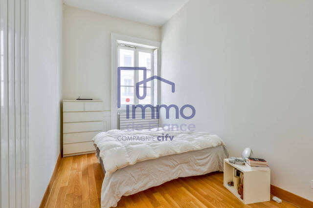 Sale Apartment 3 rooms 71 m² LYON 69002