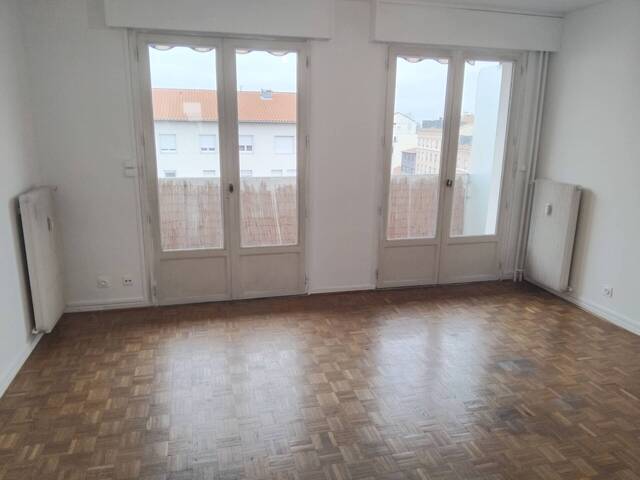 Rent Apartment 3 rooms 65.6 m² Villeurbanne 69100