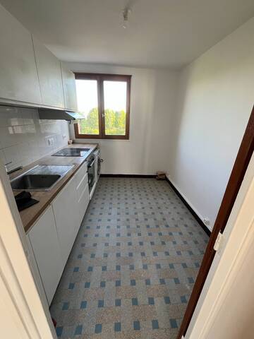 Rent Apartment 3 rooms 69.04 m² Vénissieux 69200