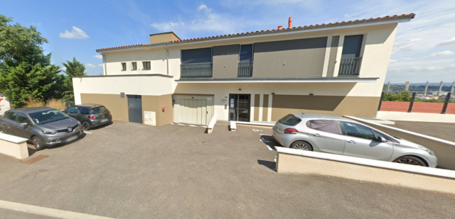 Rent Parking 13 m² Irigny 69540