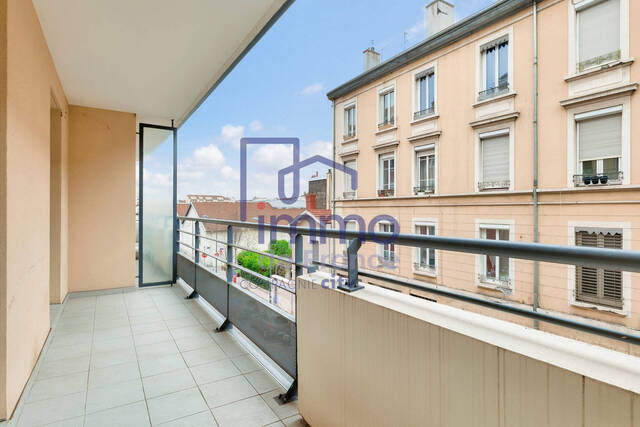 Sale Apartment 3 rooms 69 m² Villeurbanne 69100