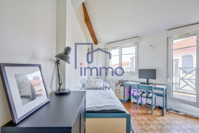 Sale Apartment 1 room 18 m² LYON 69007