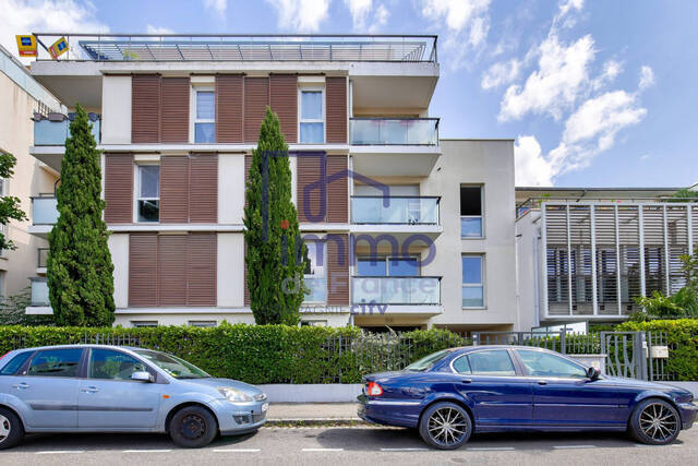 Sale Apartment 3 rooms 62 m² Lyon 8e Arrondissement 69008