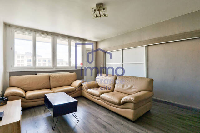 Sale Apartment 4 rooms 78 m² Vénissieux 69200
