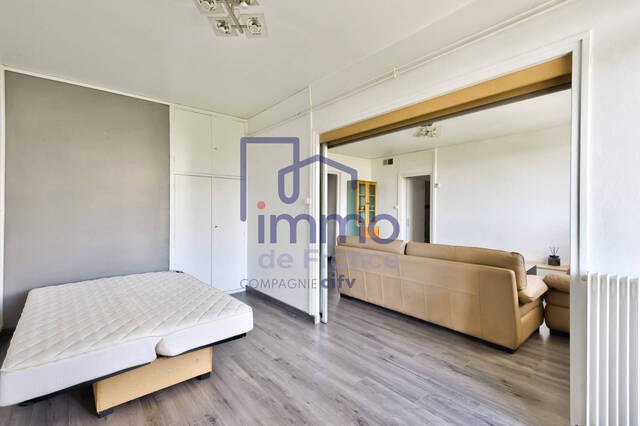 Sale Apartment 4 rooms 78 m² Vénissieux 69200