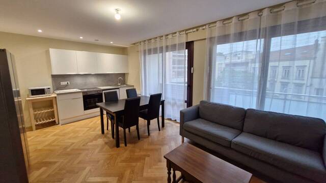 Location Appartement 4 pièces 79.84 m² Lyon 7e Arrondissement 69007