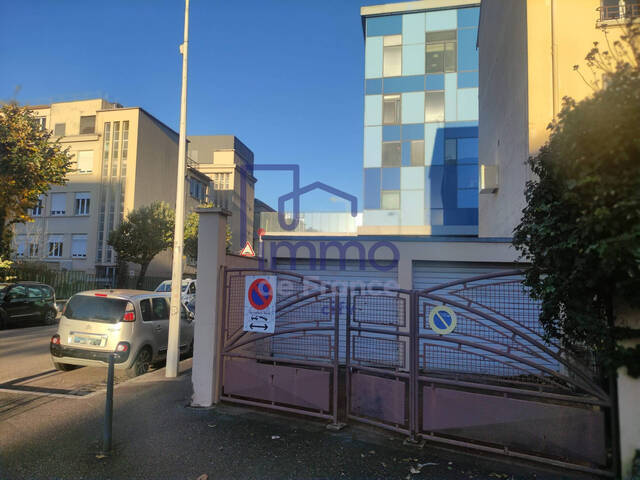 Vente Stationnement 12 m² Lyon 8e Arrondissement 69008