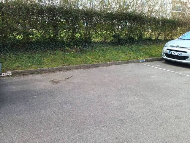 Location Stationnement parking externe Bron 69500