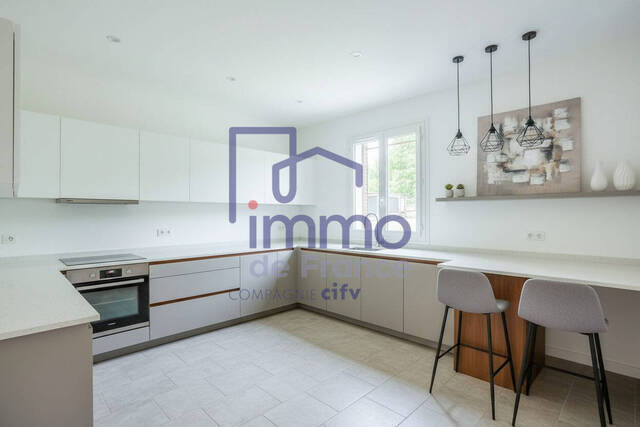 Vente Maison 5 pièces 137 m² Saint-Priest 69800